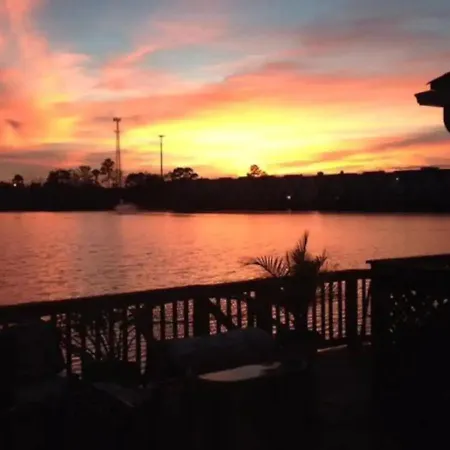 ☆Live On The Water! Lake Palmetto Palm W/ Patio - 10Min To Downtown & Beaches☆ Charleston Exterior photo